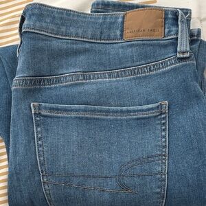 American Eagle Outfitters Straight Leg Jeans in Medium Blue